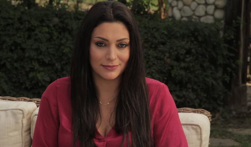  مايا نصري تعترف بأن لديها عقدة من قيادة السيارات في لبنان