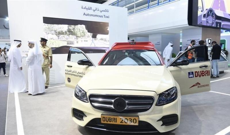 أول مركبة ذاتية القيادة تنطلق في "دبي"