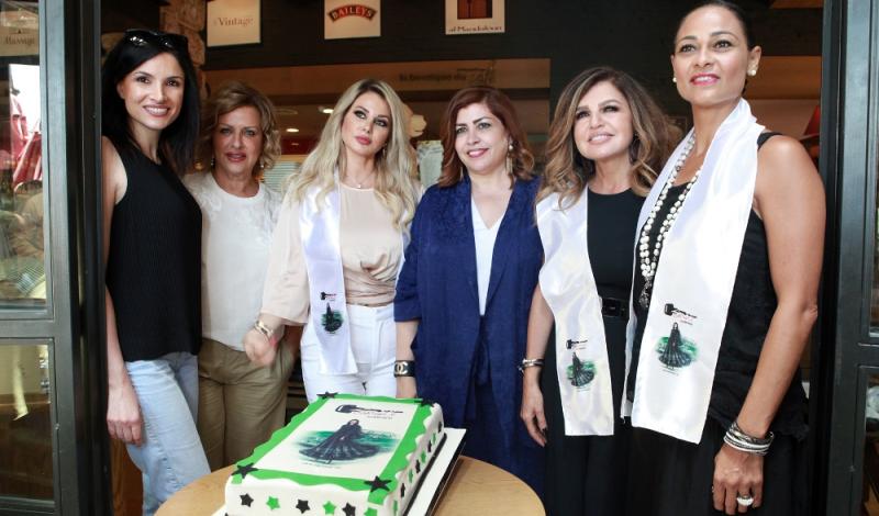  تجمعت نساء لبنانيات ليعبرن عن دعمهن للمرأة السعودية 