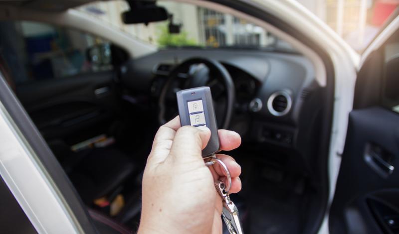 إذا أردت حماية سيارتك من السرقة أحيطي المفتاح بورق الألمونيوم الذي يحجب إشاراته